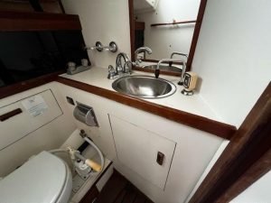 bath, Sabre 34, sailboat for sale