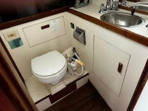 bath, Sabre 34, sailboat for sale