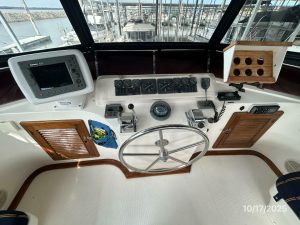 helm, Kha Shing 40, trawler for sale