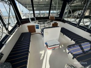cockpit, Kha Shing 40, trawler for sale