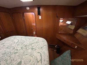 bed, Kha Shing 40, trawler for sale