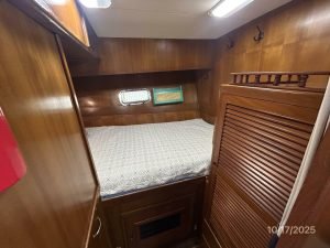 bed, Kha Shing 40, trawler for sale