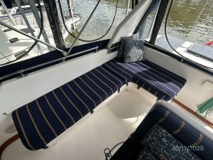 cockpit, Kha Shing 40, trawler for sale