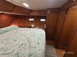 bed, Kha Shing 40, trawler for sale
