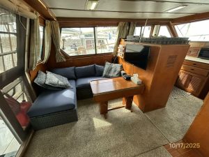 salon, Kha Shing 40, trawler for sale