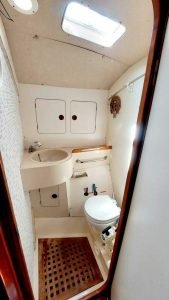 bath, Sigma 41, sailboat for sale