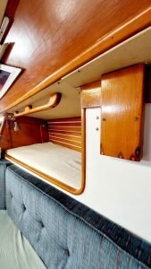 bed, Sigma 41, sailboat for sale