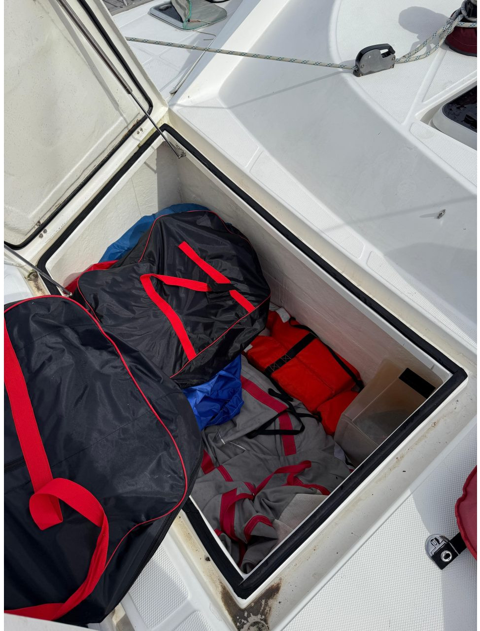 interior, Dean 500, catamaran for sale