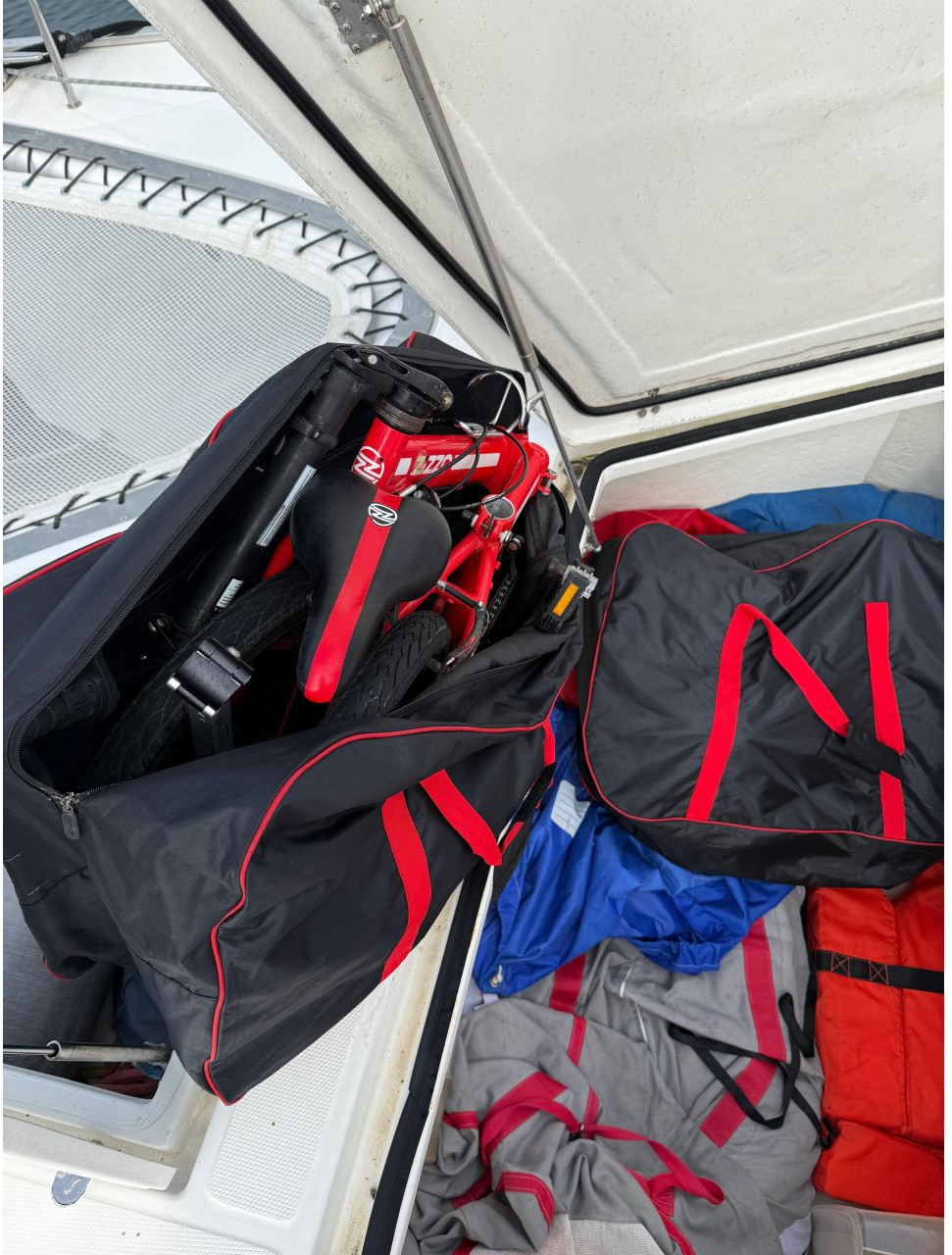 deck, Dean 500, catamaran for sale