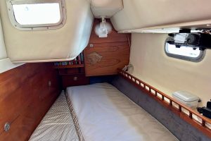 bed, Trident 40 Warrior, sailboat for sale