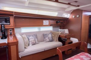 salon, Dufour 520, sailboat for sale