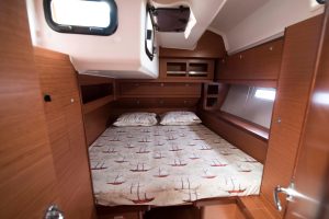 bed, Dufour 520, sailboat for sale