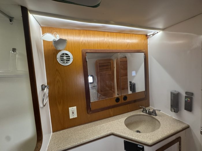 bath, Manta 42, catamaran for sale