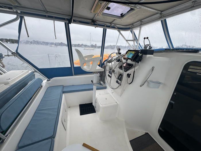helm, Manta 42, catamaran for sale