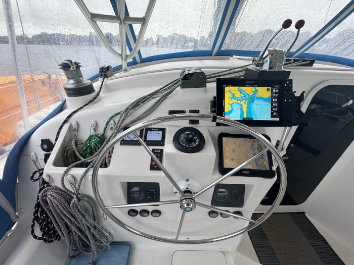 helm, Manta 42, catamaran for sale