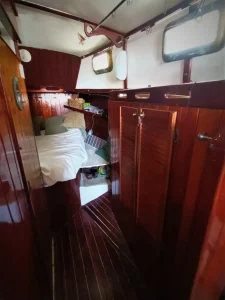 bed, Brewer 35 Huromic, sailboat for sale