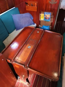 salon, Brewer 35 Huromic, sailboat for sale