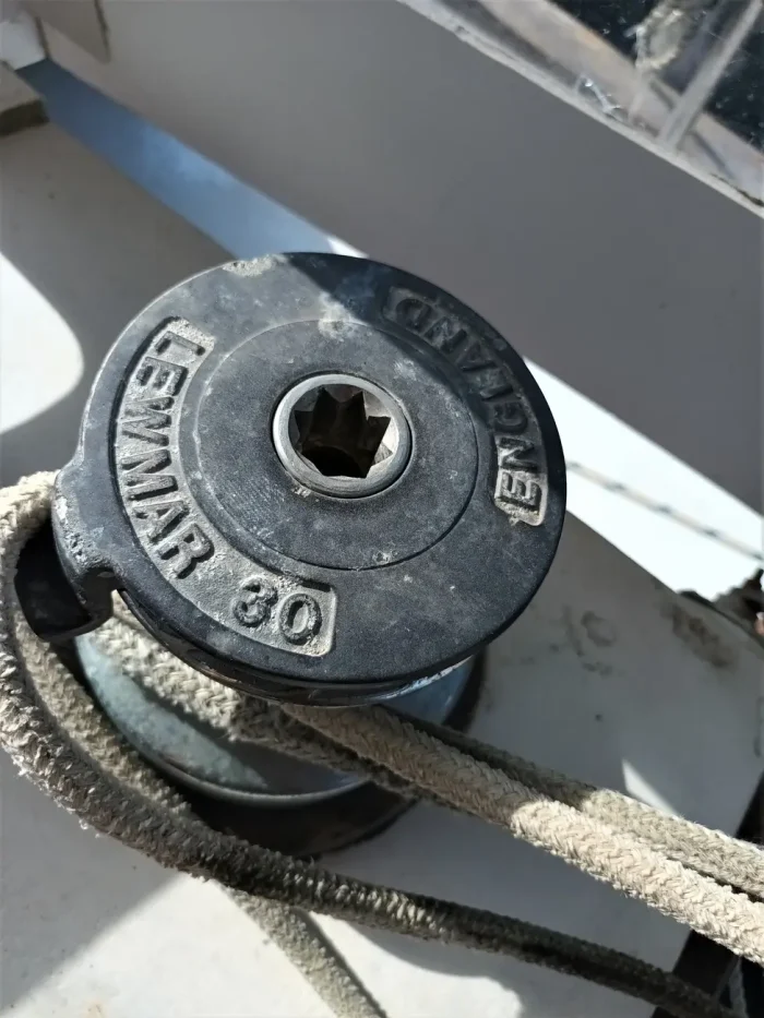 deck, Brewer 35 Huromic, sailboat for sale