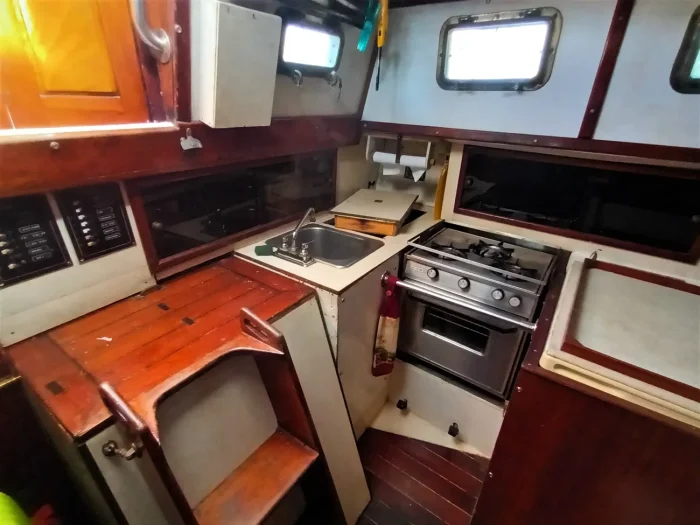interior, Brewer 35 Huromic, sailboat for sale