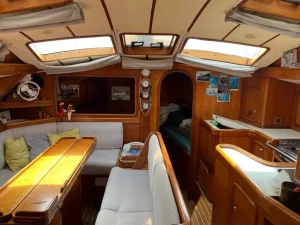 salon, Ovni 43, sailboat for sale
