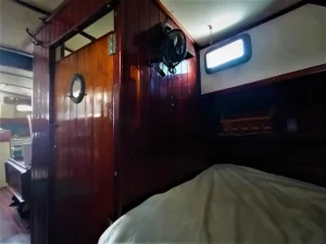 bed, Brewer 35 Huromic, sailboat for sale