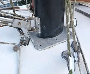 deck, Brewer 35 Huromic, sailboat for sale