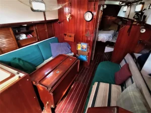 salon, Brewer 35 Huromic, sailboat for sale