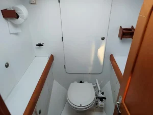 bath, Ovni 43, sailboat for sale