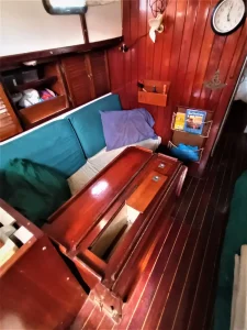 salon, Brewer 35 Huromic, sailboat for sale