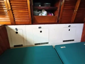 bed, Brewer 35 Huromic, sailboat for sale