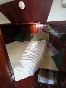 bed, Brewer 35 Huromic, sailboat for sale