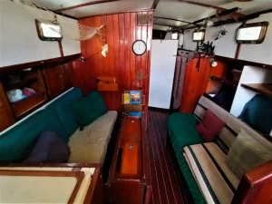 salon, Brewer 35 Huromic, sailboat for sale