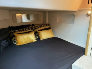 bed, Sea Ray, trawler for sale