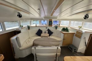 salon, Lagoon 380, catamaran for sale