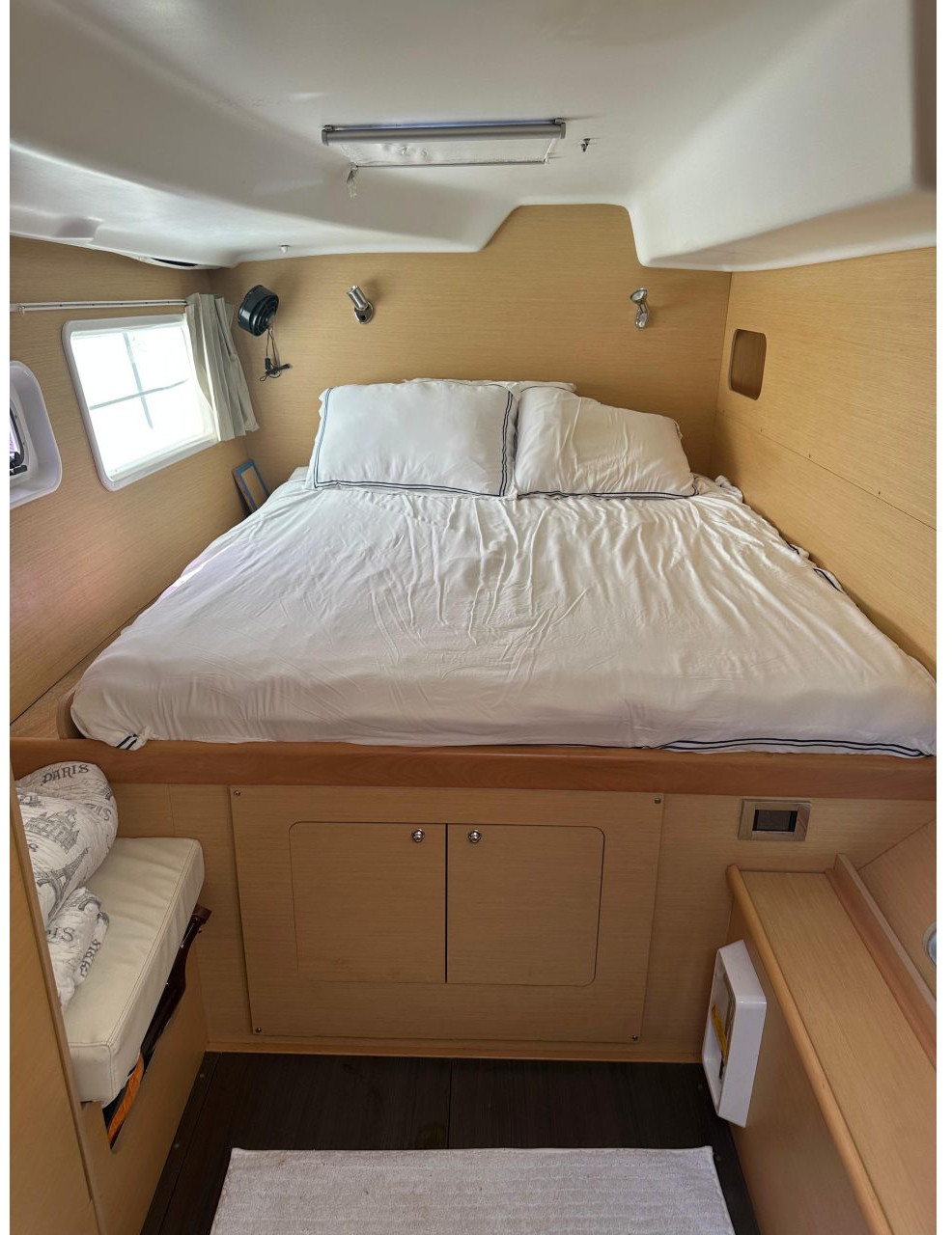 bed, Lagoon 380, catamaran for sale