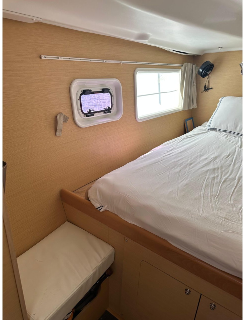 bed, Lagoon 380, catamaran for sale