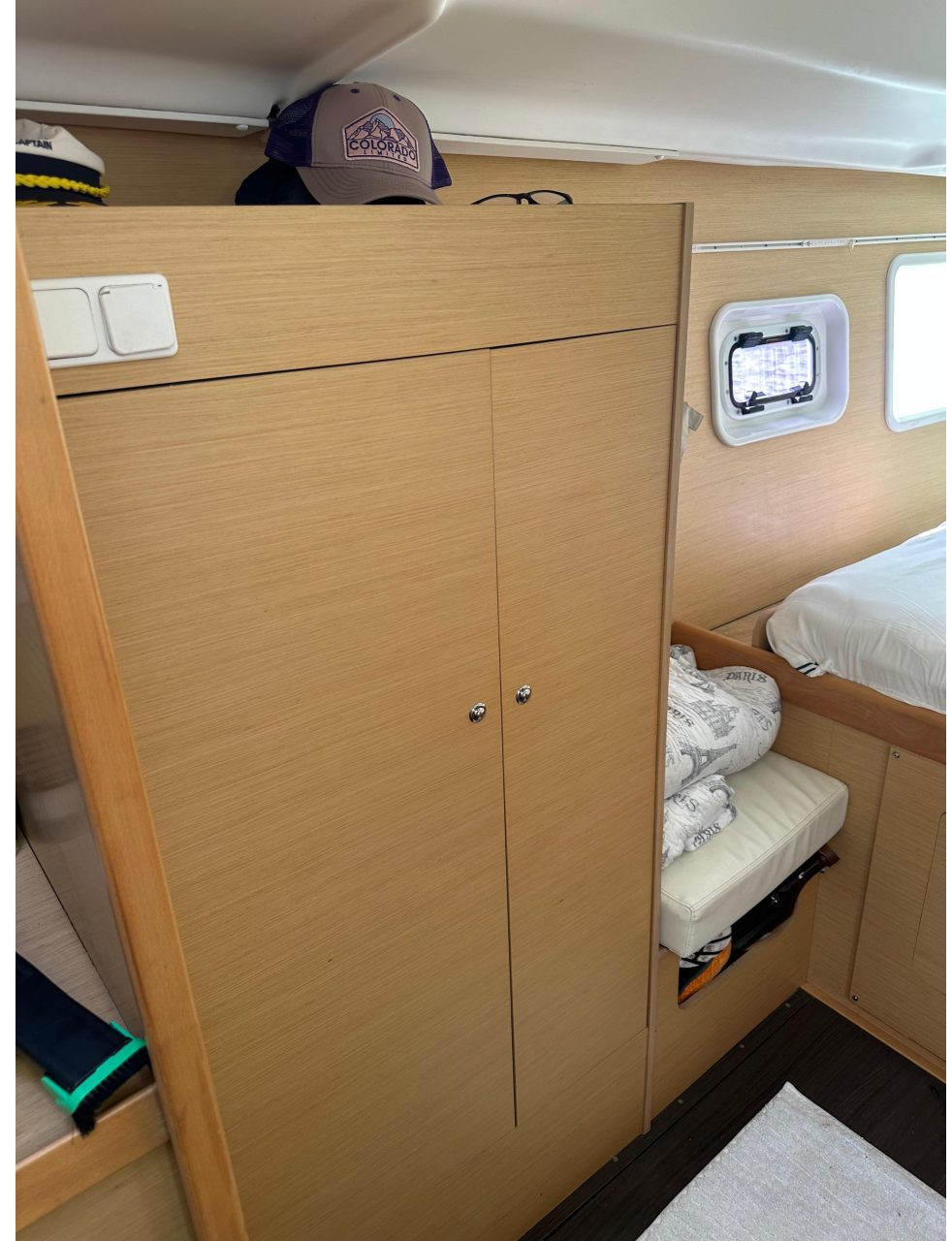 bed, Lagoon 380, catamaran for sale