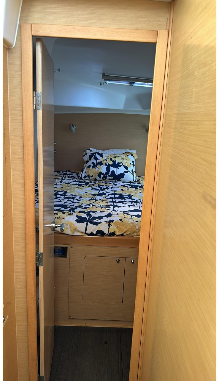 bed, Lagoon 380, catamaran for sale