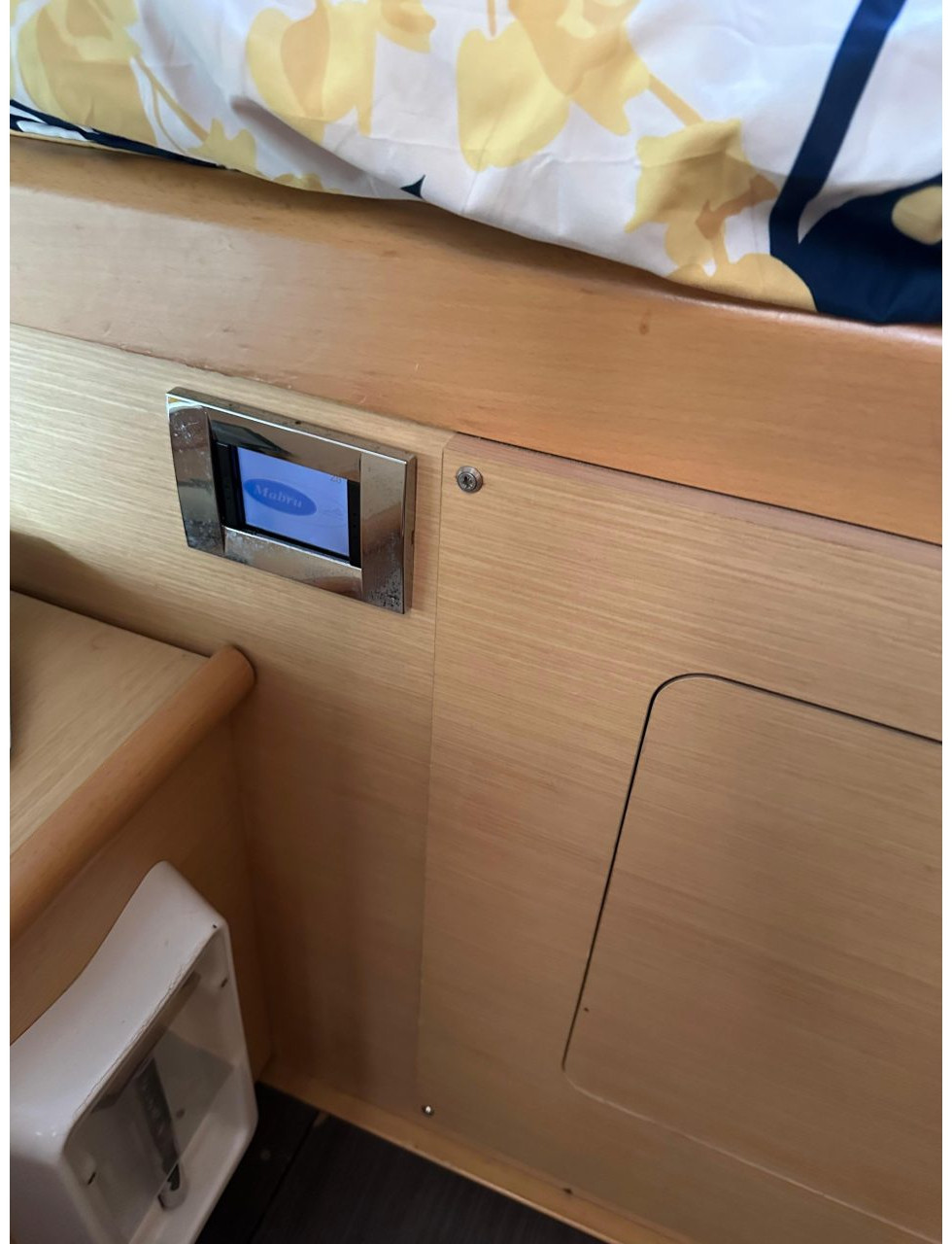 electrical, Lagoon 380, catamaran for sale