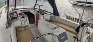 cockpit, Beneteau 43 Oceanis, sailboat for sale