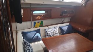 salon, Beneteau 43 Oceanis, sailboat for sale