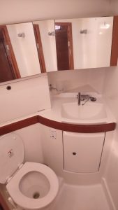 bath, Beneteau 43 Oceanis, sailboat for sale