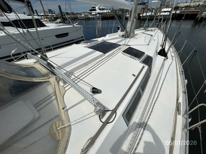 deck, Beneteau 500 Oceanis, sailboat for sale