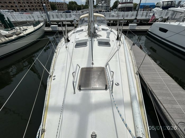 deck, Beneteau 500 Oceanis, sailboat for sale