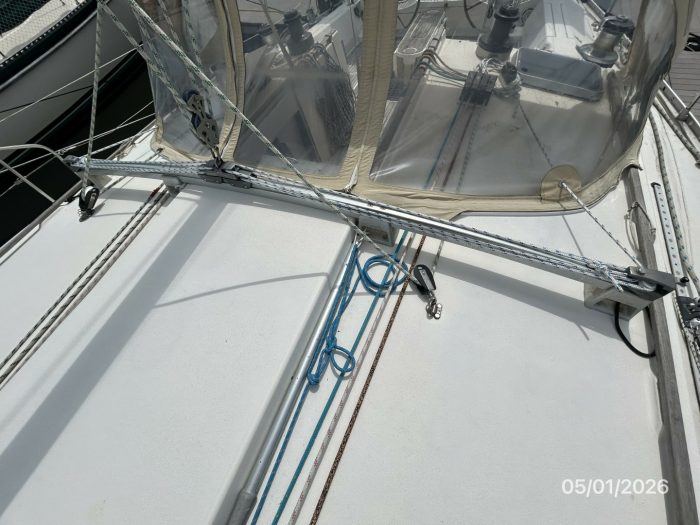 deck, Beneteau 500 Oceanis, sailboat for sale