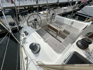 helm, Beneteau 500 Oceanis, sailboat for sale