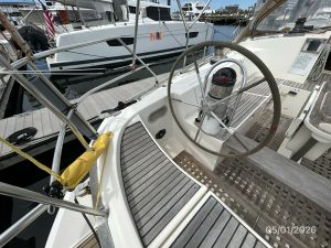 helm, Beneteau 500 Oceanis, sailboat for sale