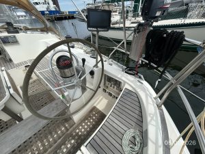 helm, Beneteau 500 Oceanis, sailboat for sale
