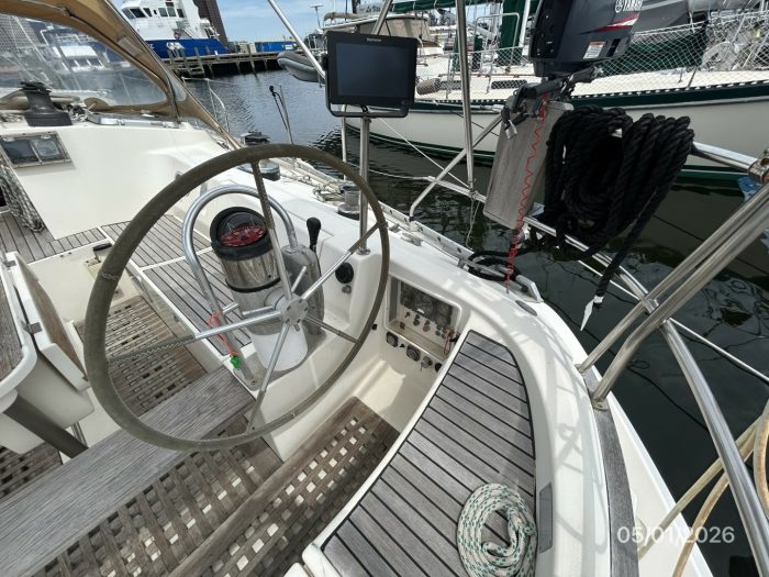 helm, Beneteau 500 Oceanis, sailboat for sale