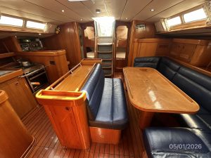 salon, Beneteau 500 Oceanis, sailboat for sale